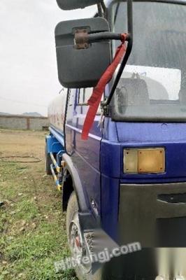 康明斯發(fā)動(dòng)機(jī)灑水車 優(yōu)質(zhì)高效的城市清潔解決方案